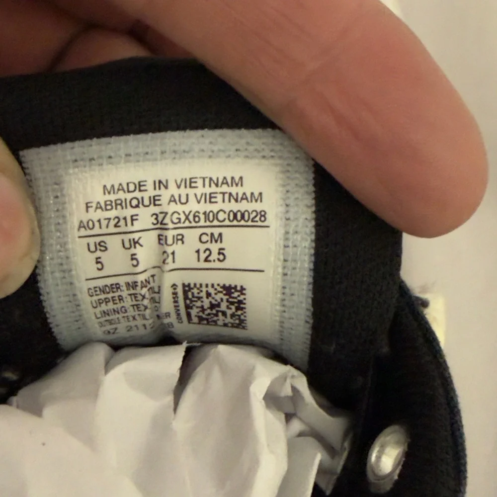 Converse Chuck Taylor All Star Hi-Top Sneaker Baby Toddler Size 5 Black White‎